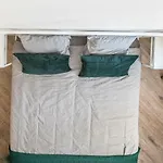Center By Urban Rent *