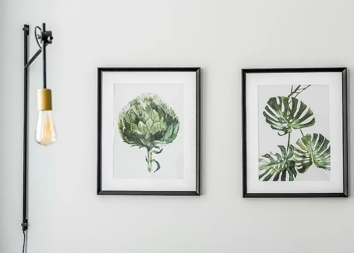 Center By Urban Rent *