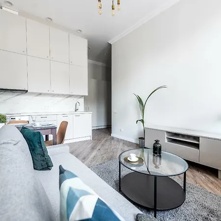 Center By Urban Rent *