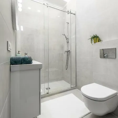 Center By Urban Rent Apartment