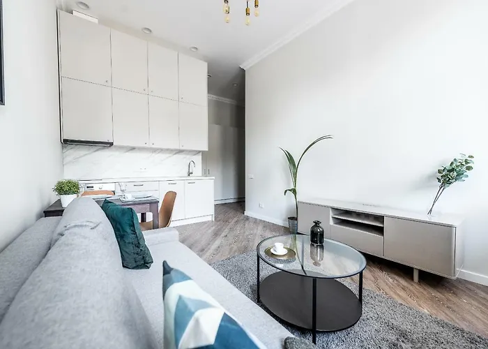 Center By Urban Rent *